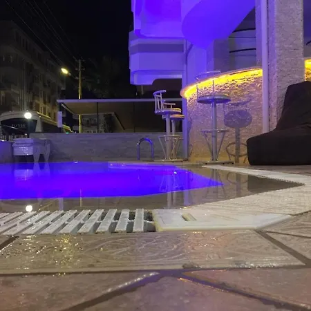 לינה וארוחת בוקר Ikizler Apart אלאניה