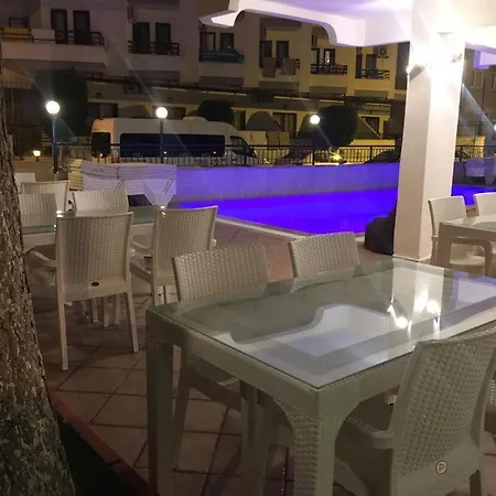 Ikizler Apart Couette-café Alanya